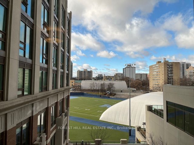 310 Tweedsmuir Ave, #401