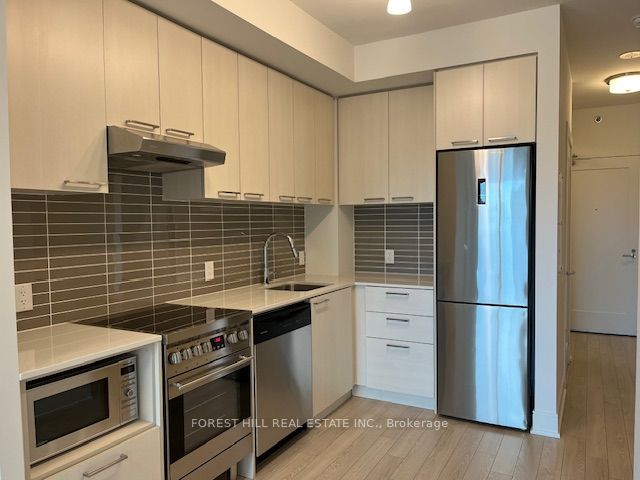 310 Tweedsmuir Ave, #401