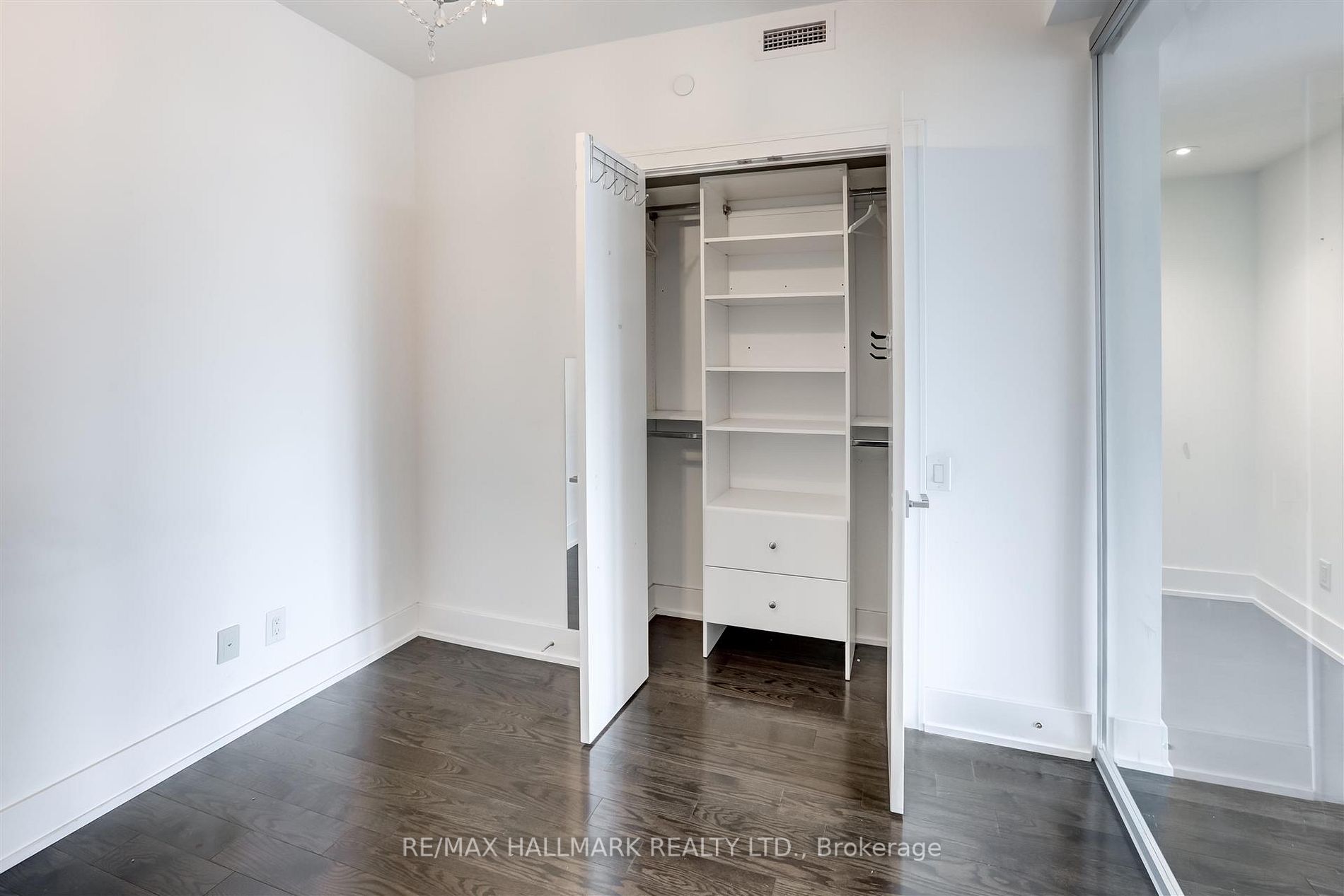 170 Avenue Rd, #503