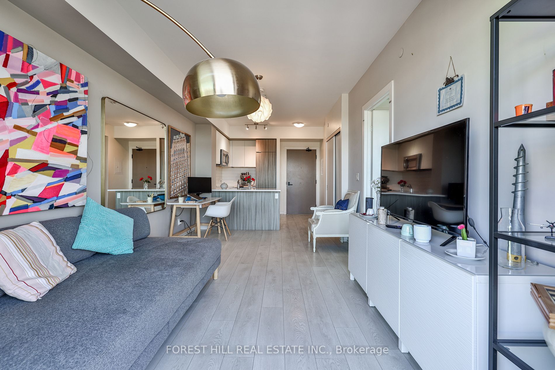 223 St. Clair Ave W, #805