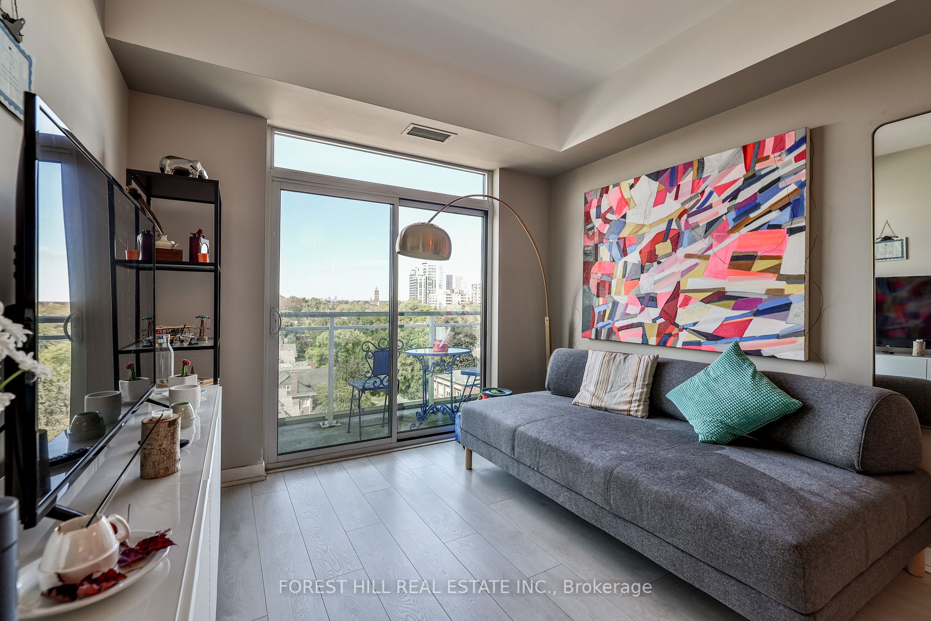 223 St. Clair Ave W, #805