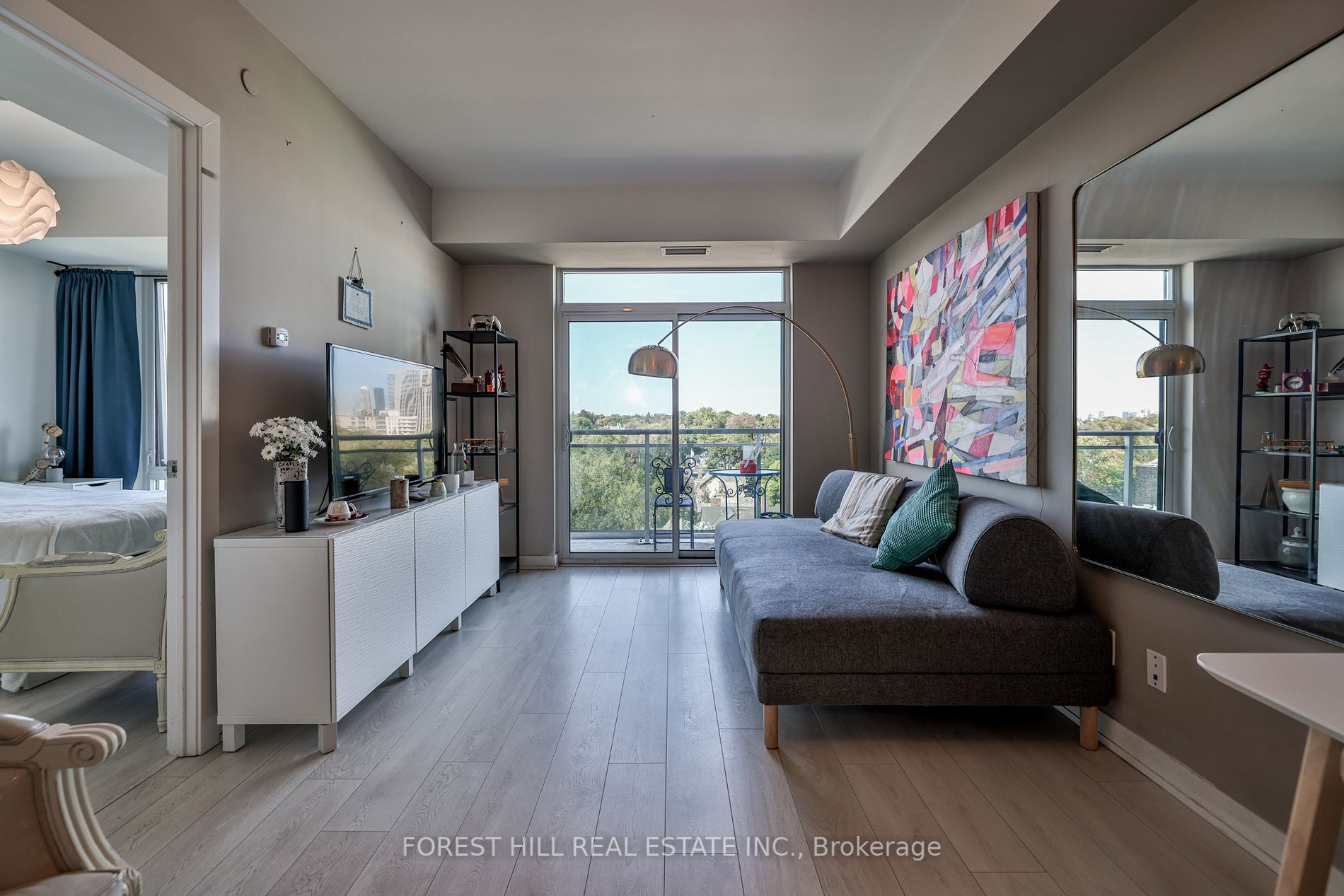 223 St. Clair Ave W, #805