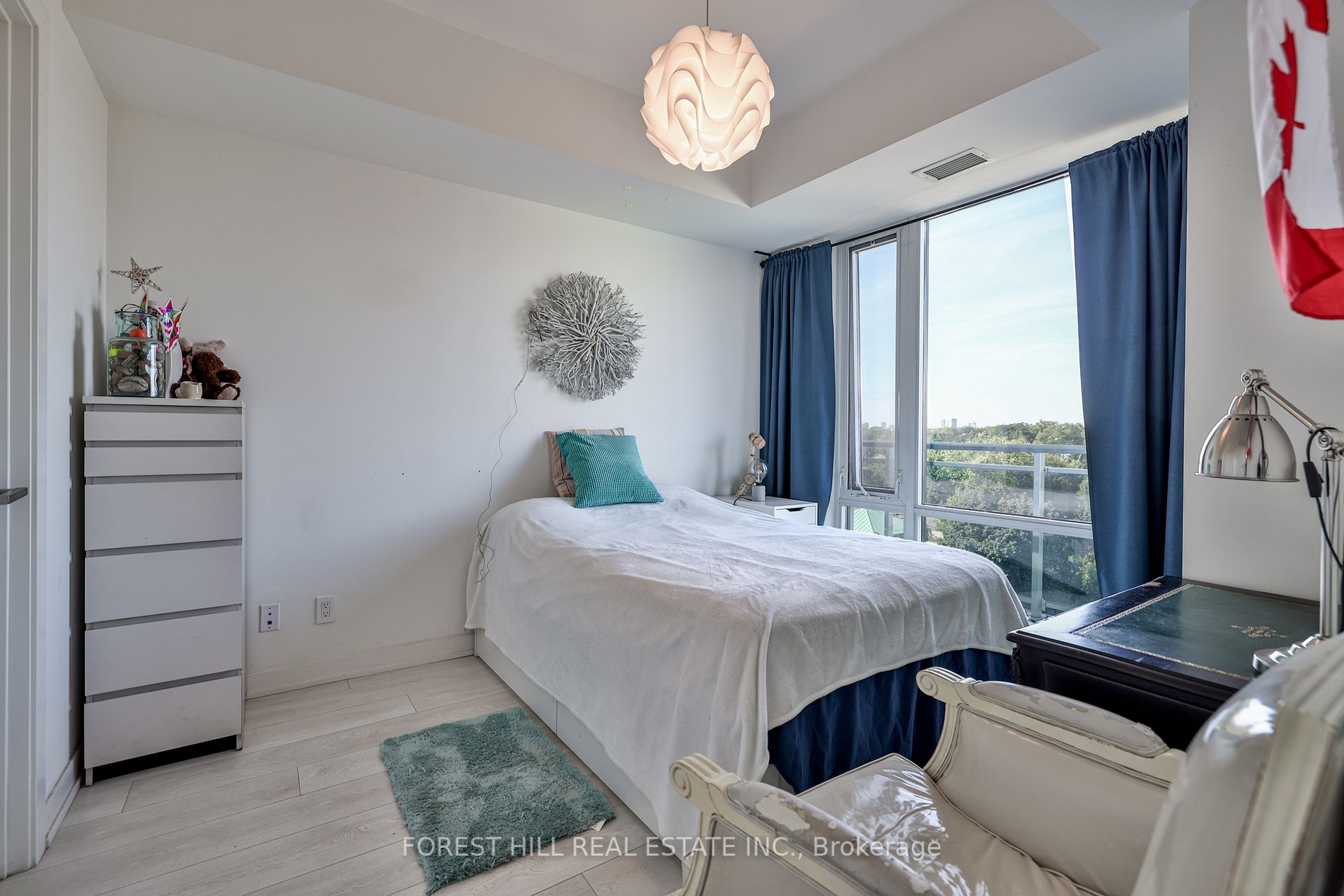 223 St. Clair Ave W, #805