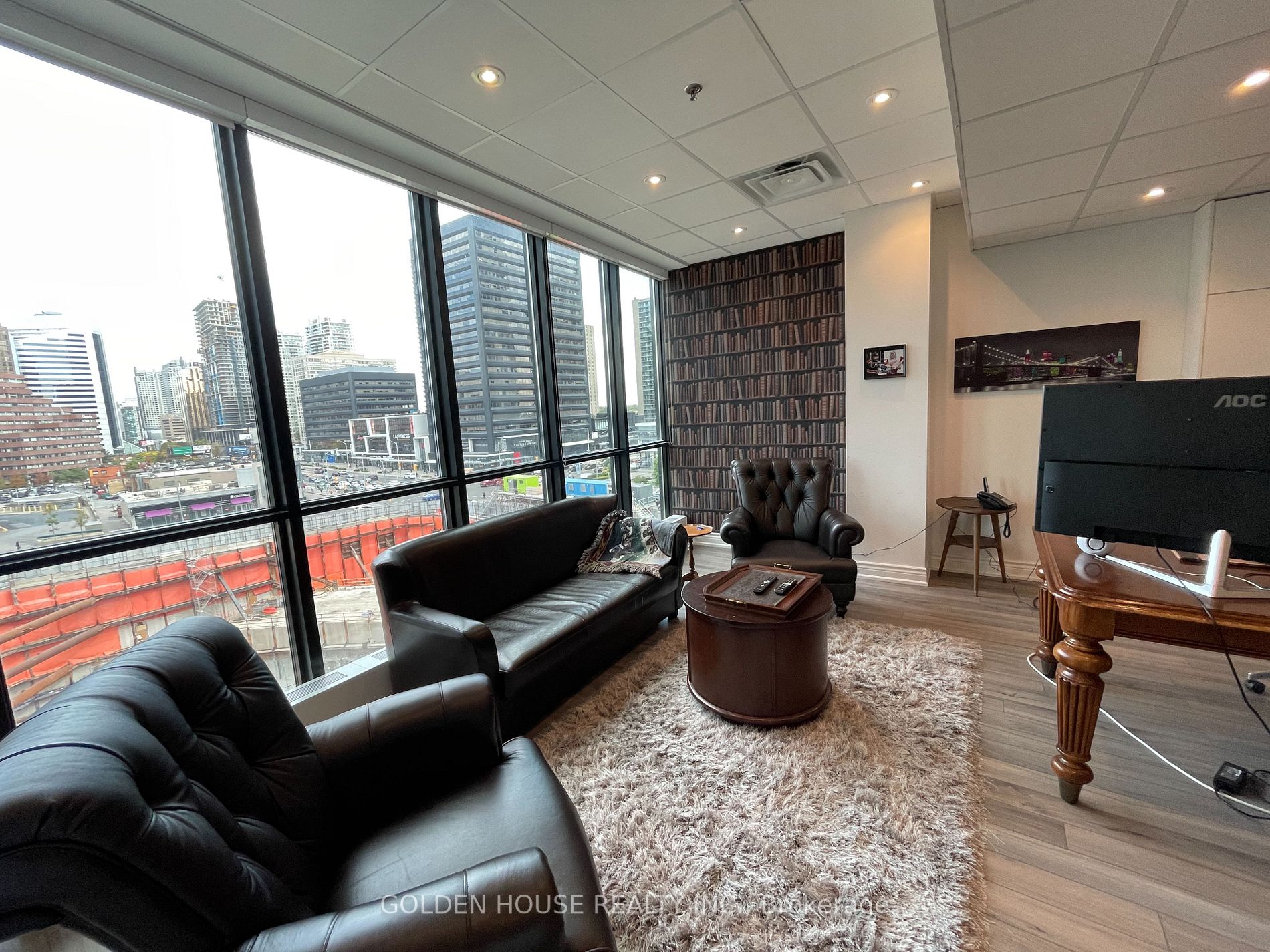 4750 Yonge St, #317/318