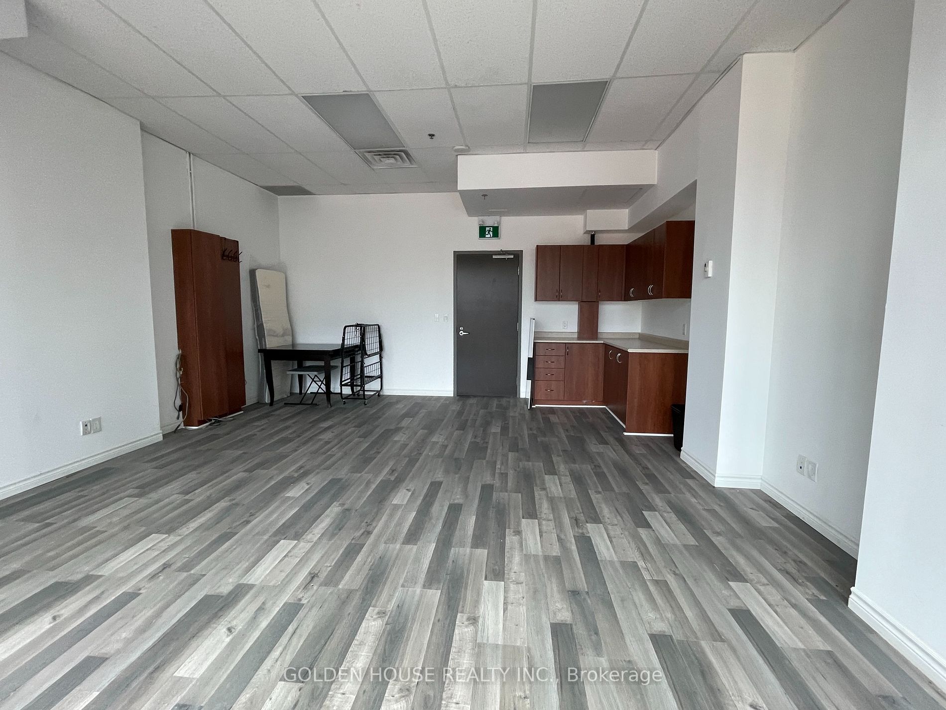 4750 Yonge St, #317/318