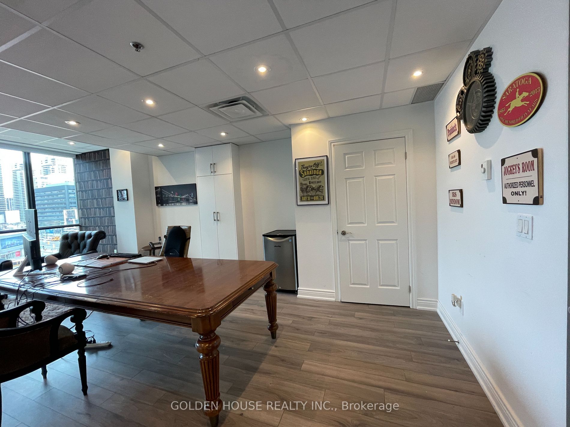 4750 Yonge St, #317/318