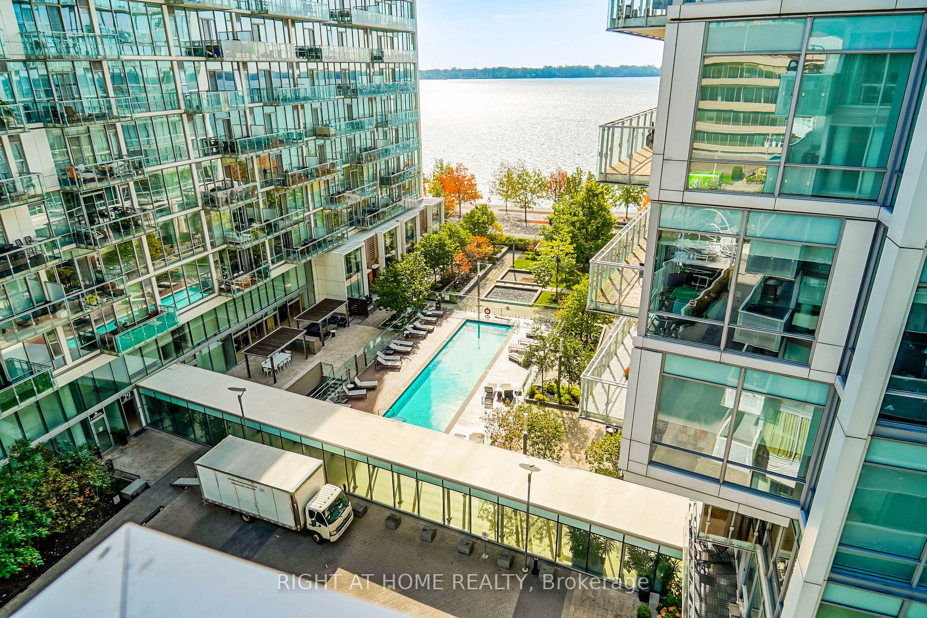 15 Queens Quay E, #707