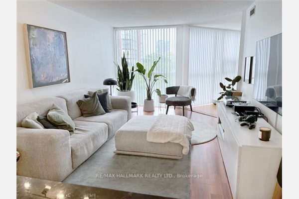 705 King St W, Toronto