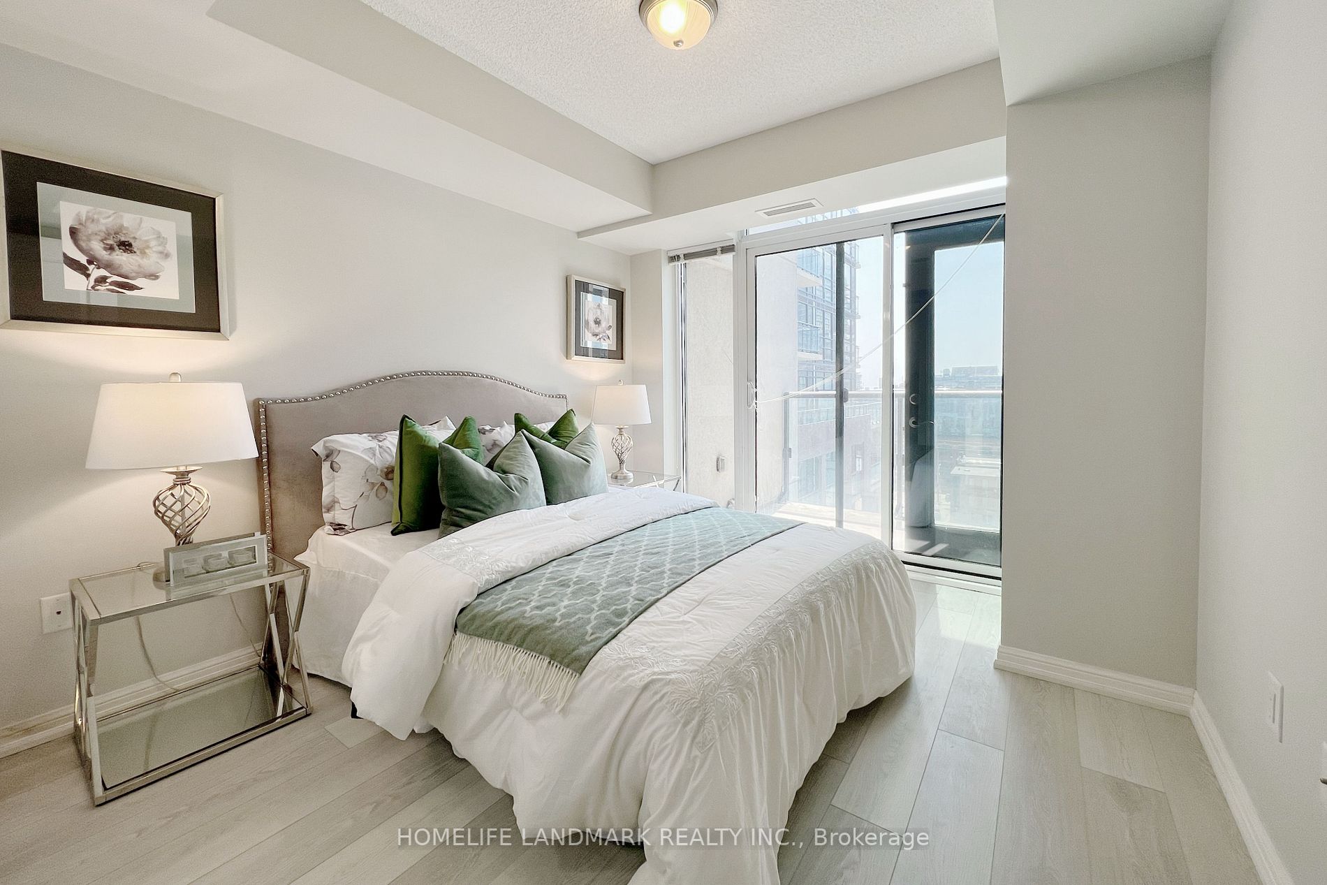 400 Adelaide St E, #1119