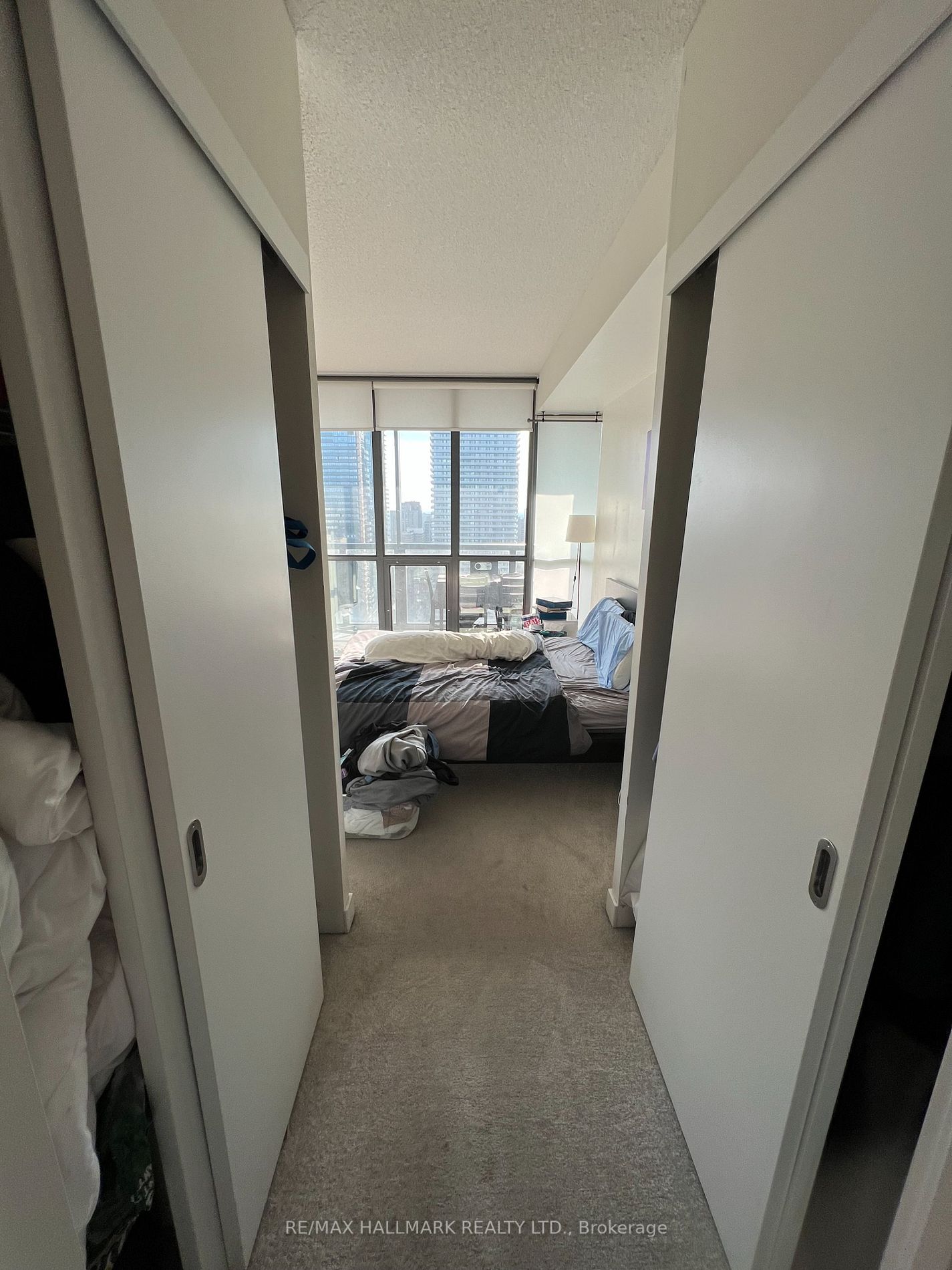 110 Charles St E, #2905