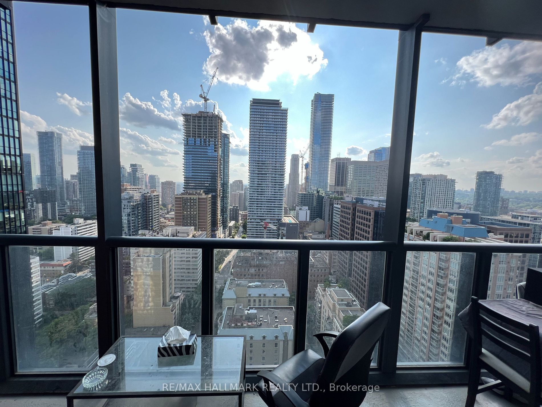 110 Charles St E, #2905