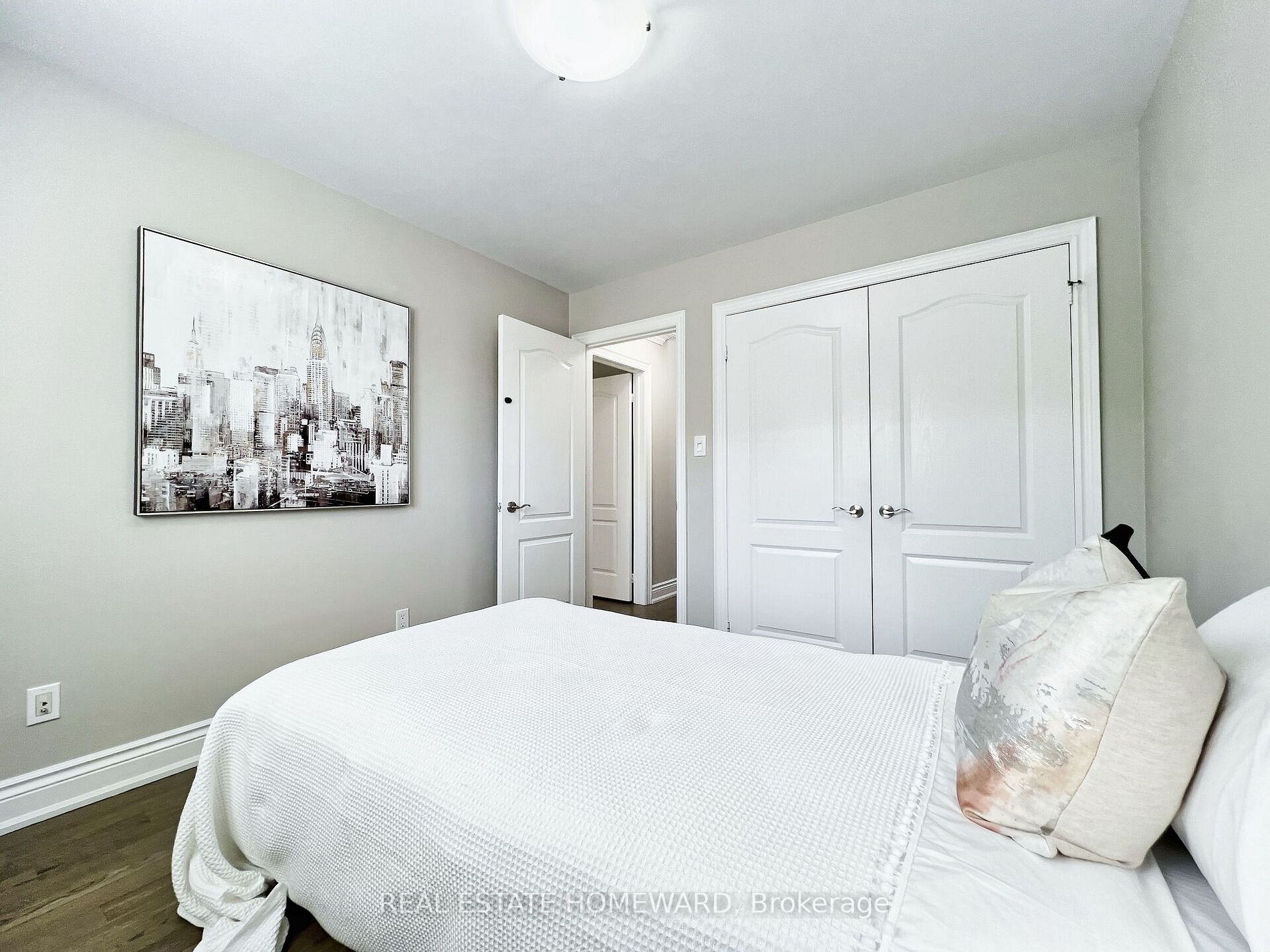 307 Deloraine Ave
