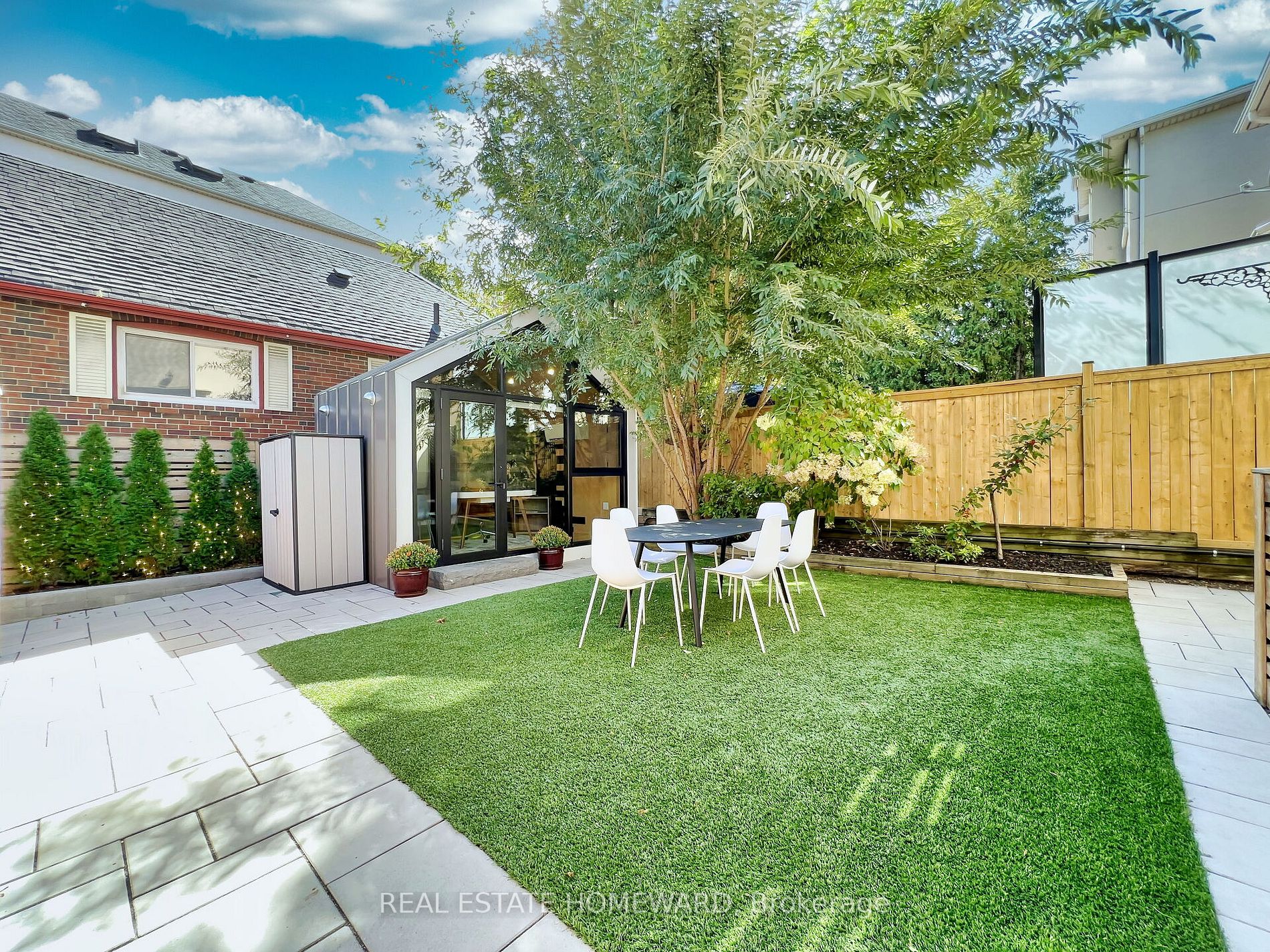 307 Deloraine Ave