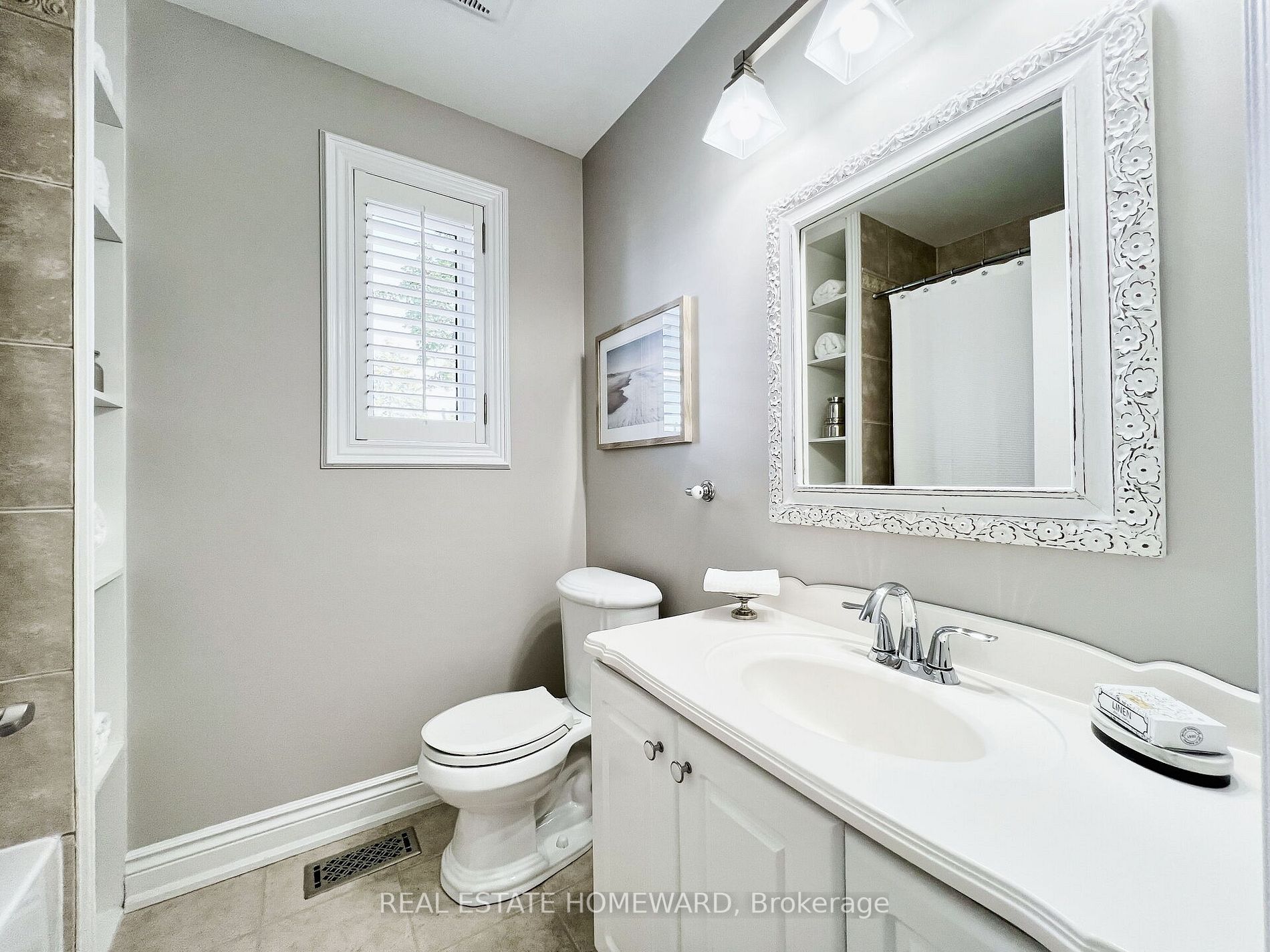 307 Deloraine Ave