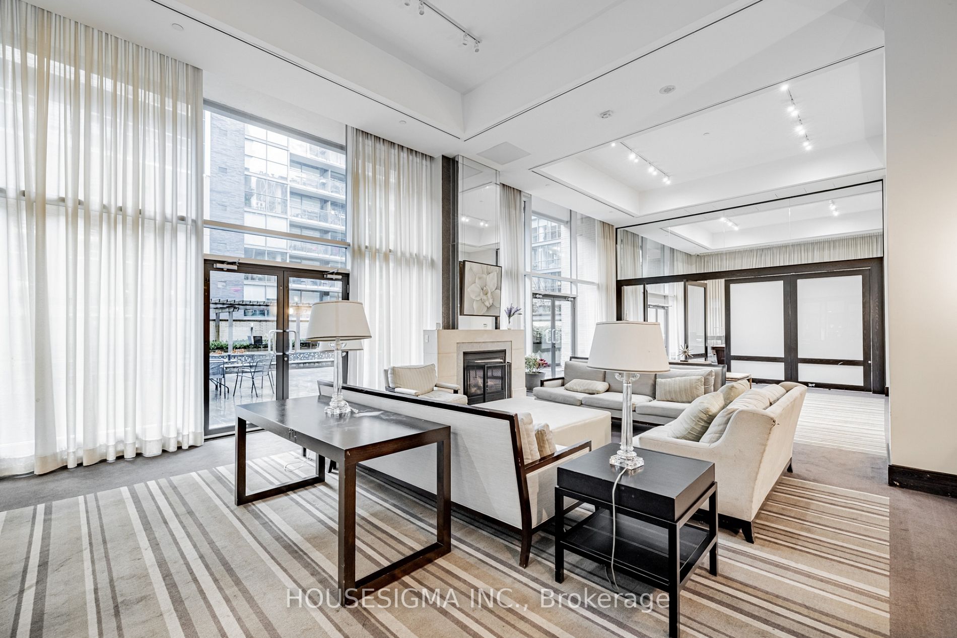 438 King St W, #512