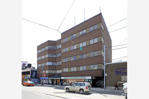 800 Bathurst St, Toronto
