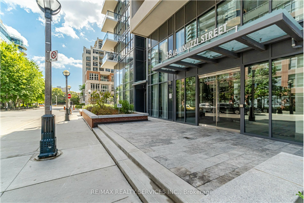38 Iannuzzi St, Toronto
