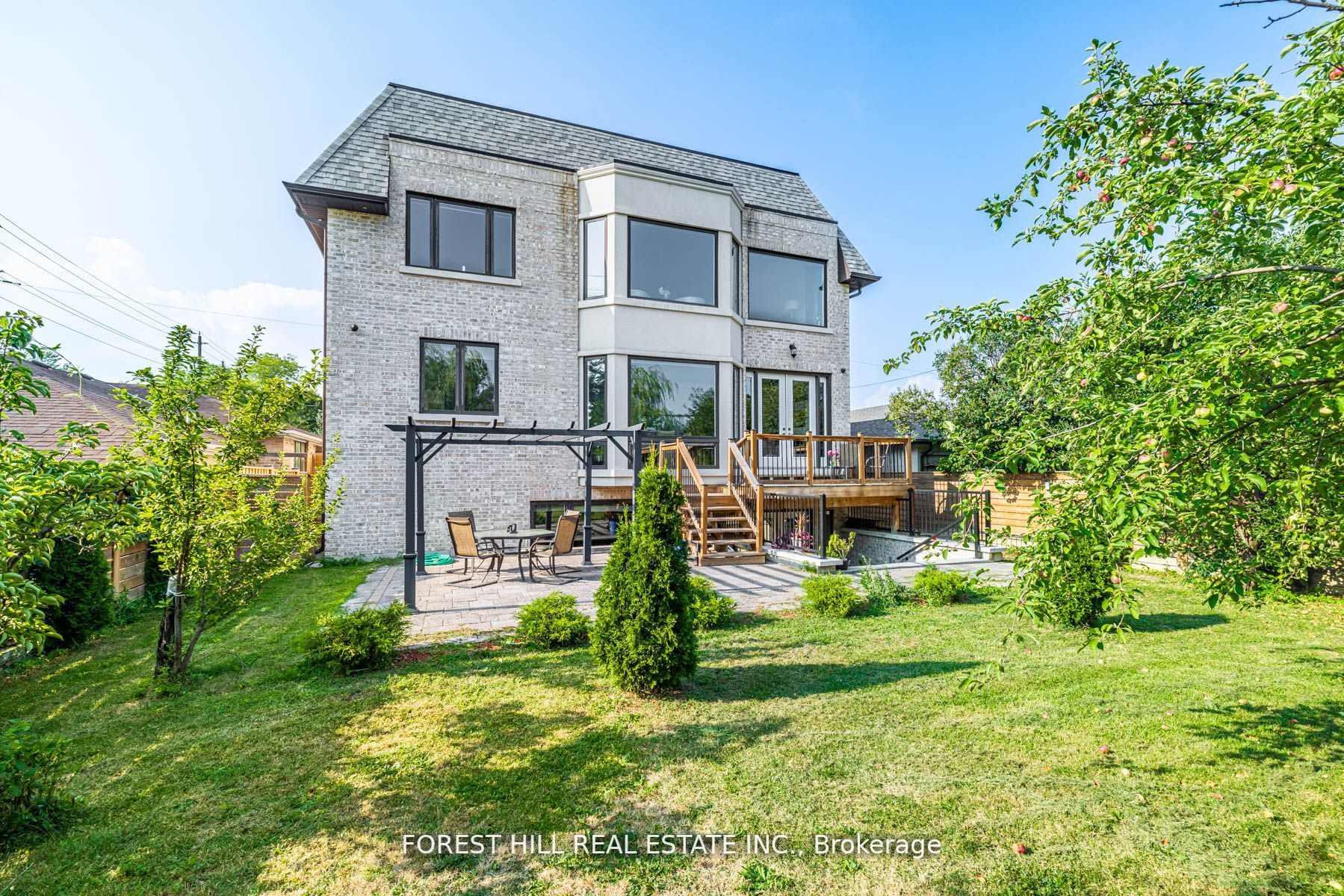 261 Patricia Ave