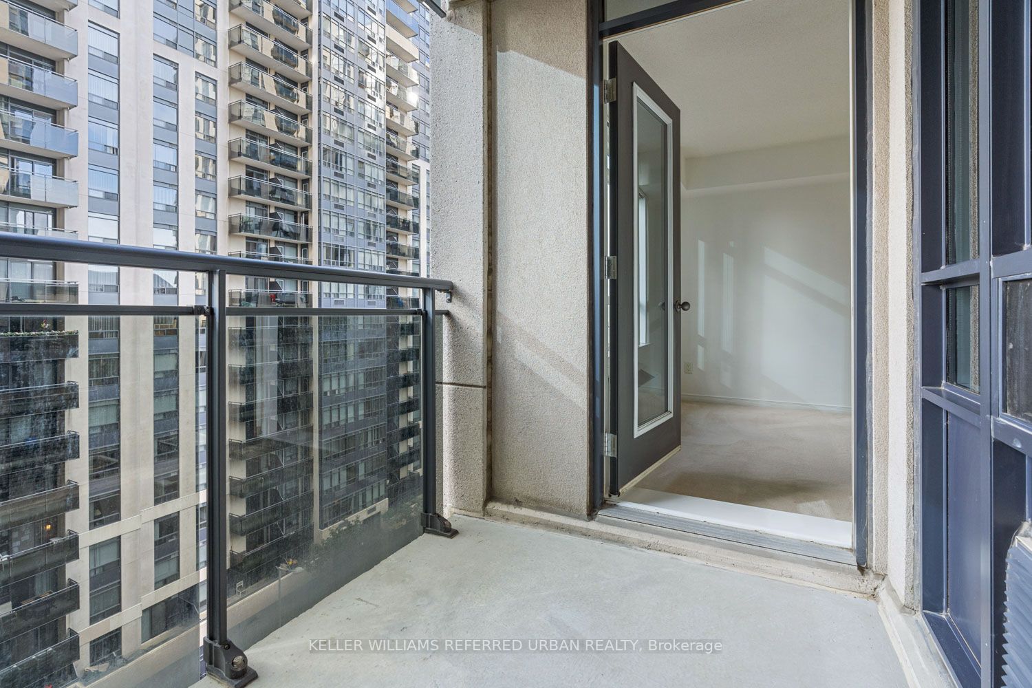 155 Beecroft Rd, #1002