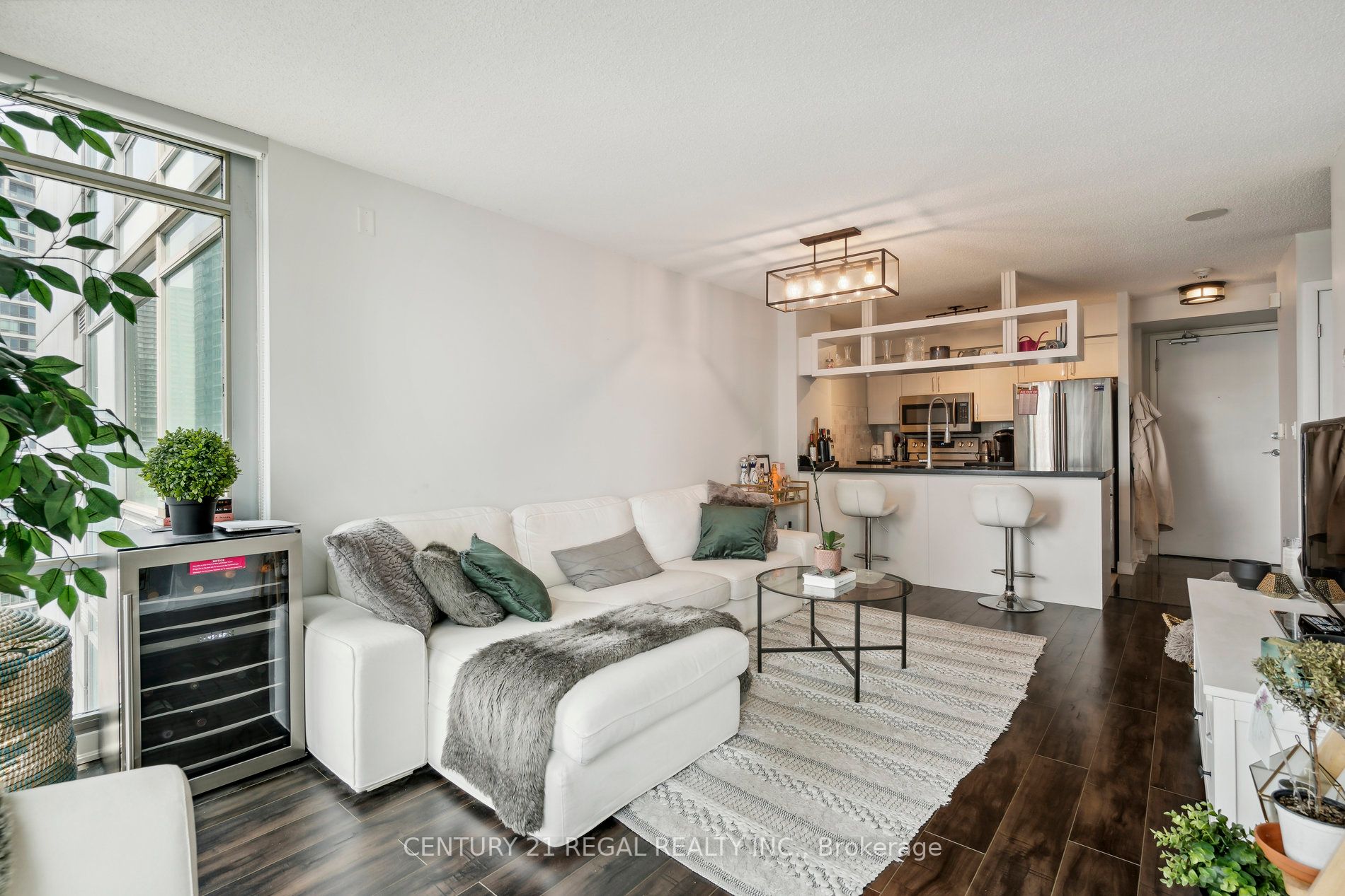 81 Navy Wharf Crt, #1609