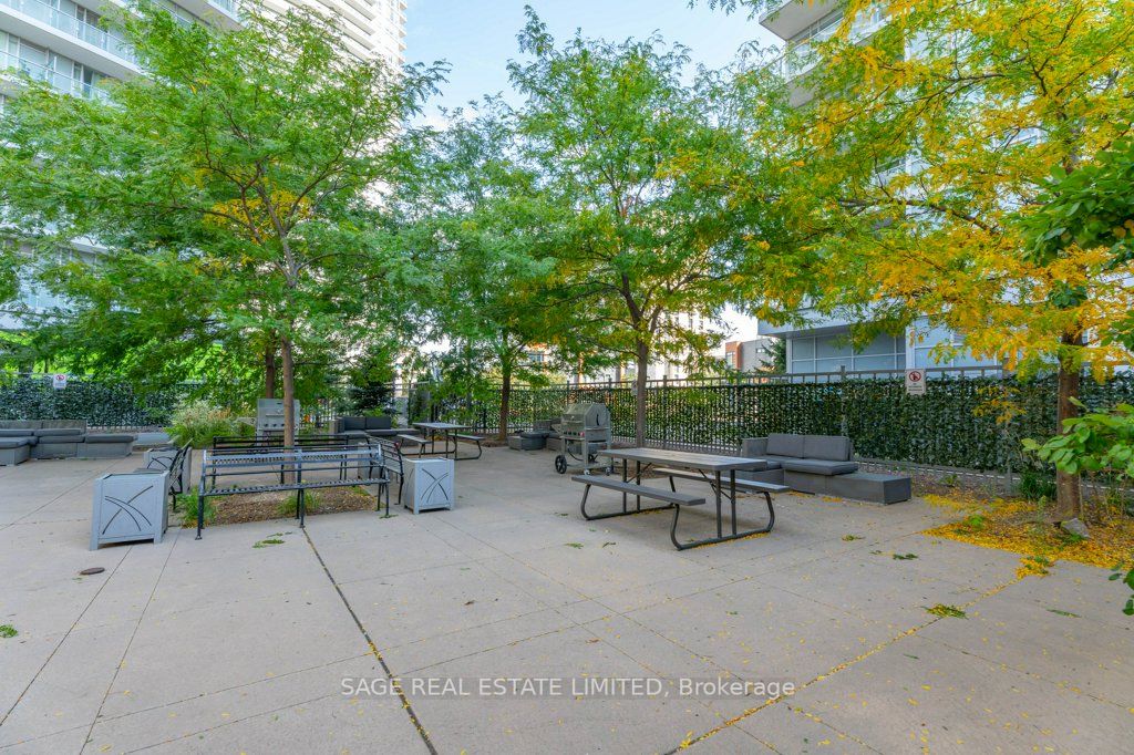 62 Forest Manor Rd, #1003