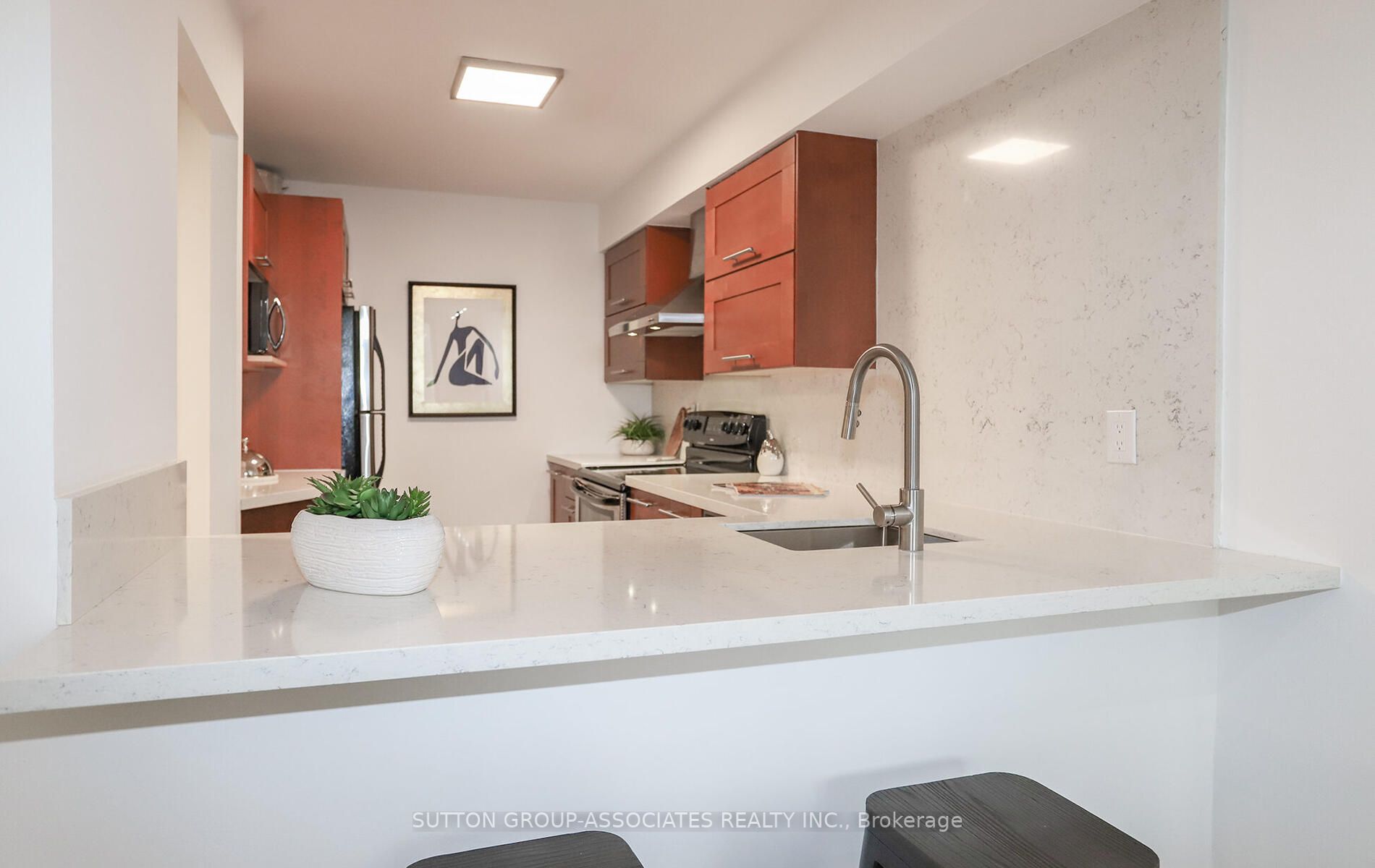 60 Homewood Ave, #525