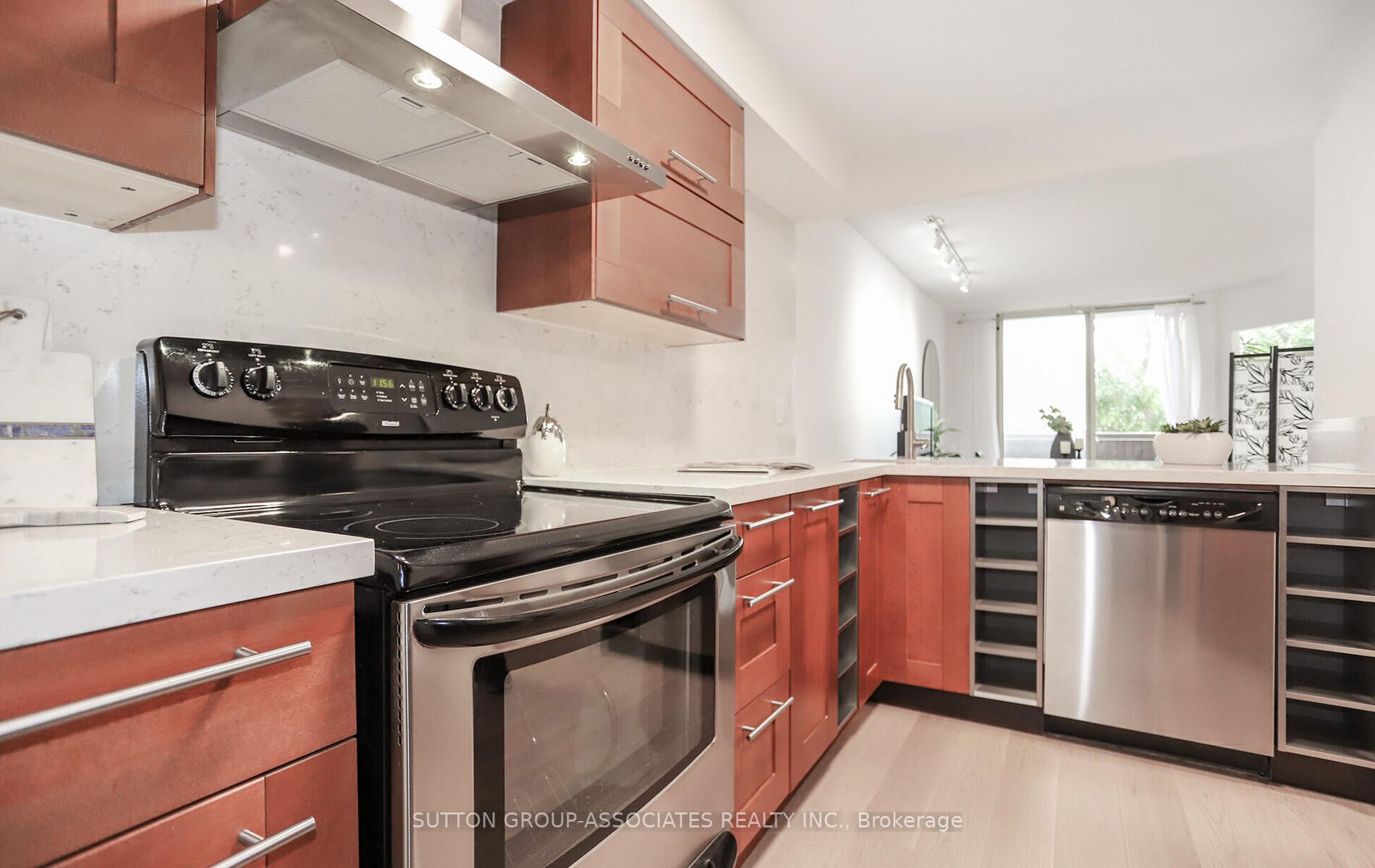 60 Homewood Ave, #525