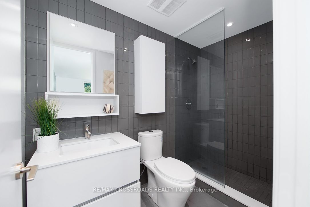 377 Madison Ave, #608