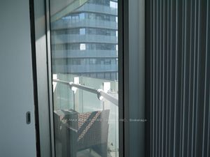 12 York St, #302