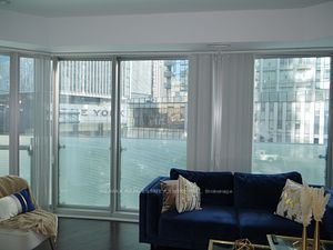 12 York St, #302