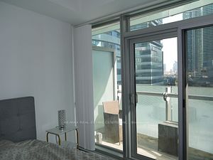 12 York St, #302