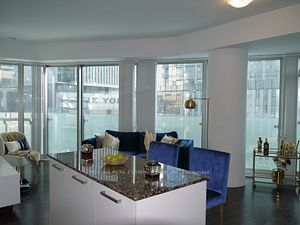 12 York St, #302