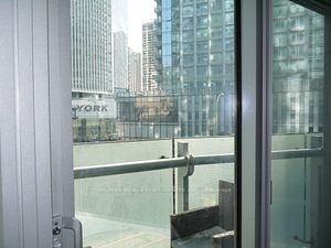 12 York St, #302