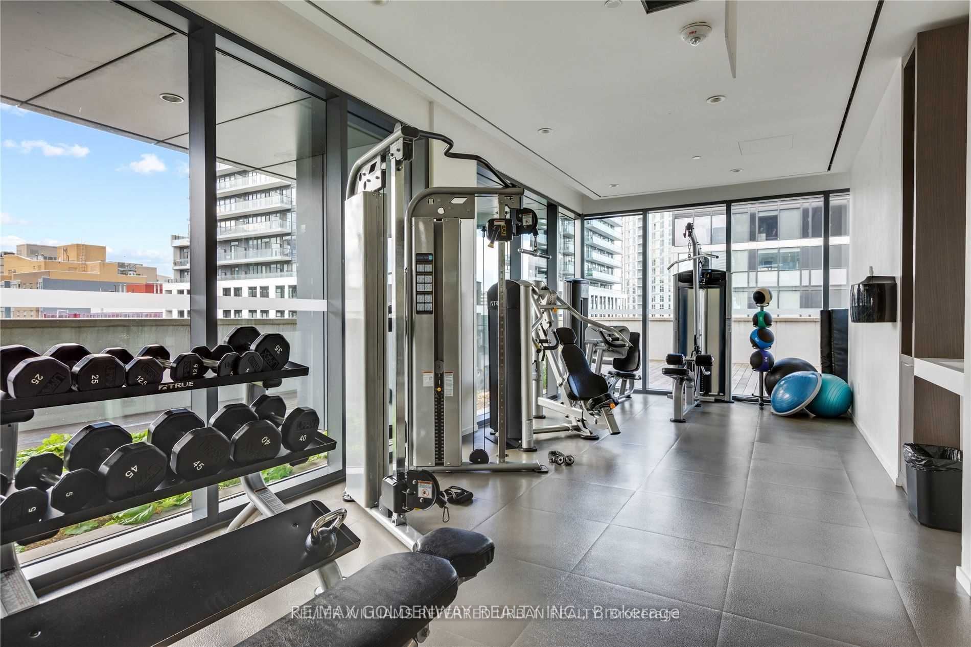 159 Dundas St E, #3402