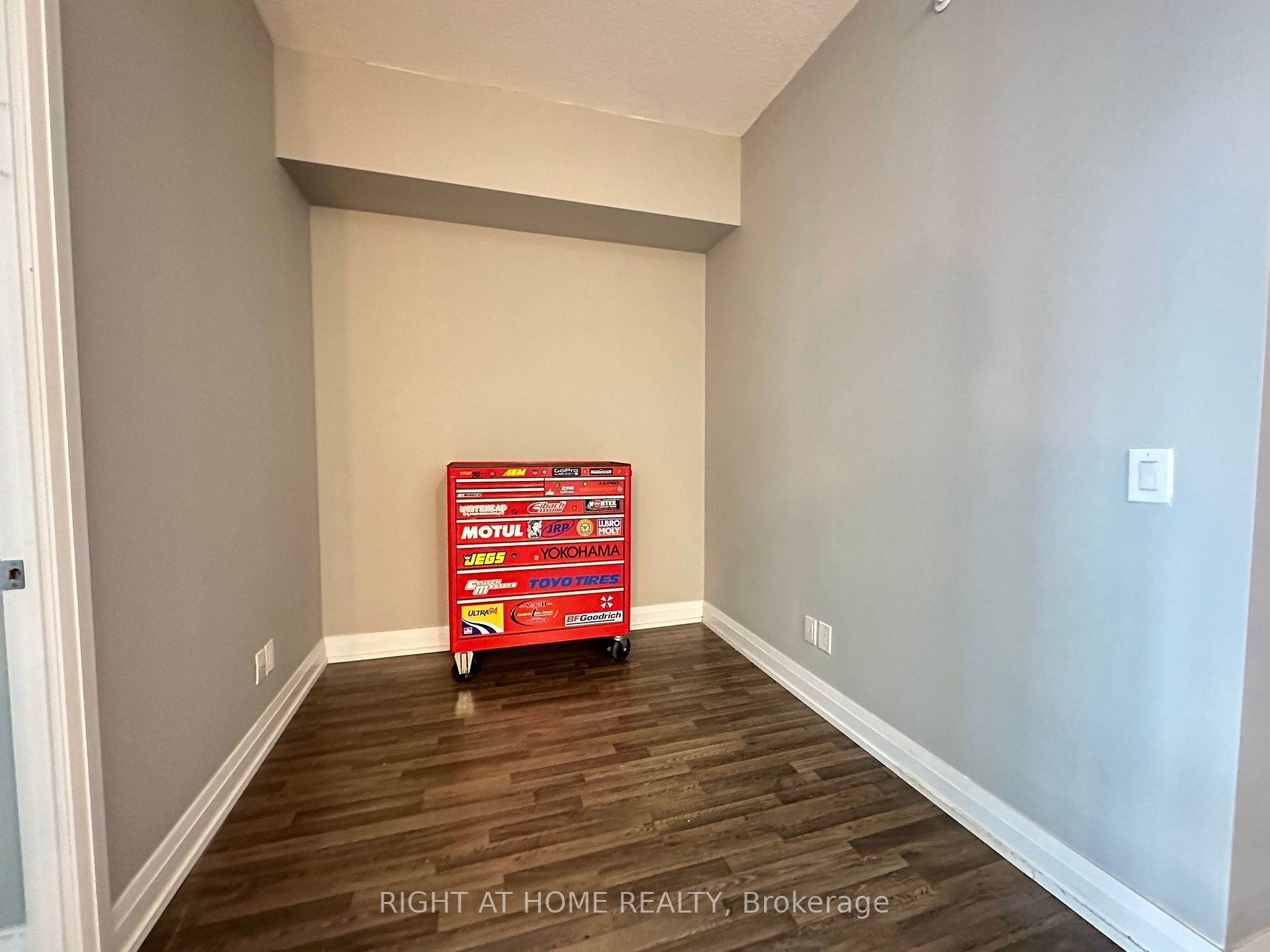 555 Wilson Ave E, #E615