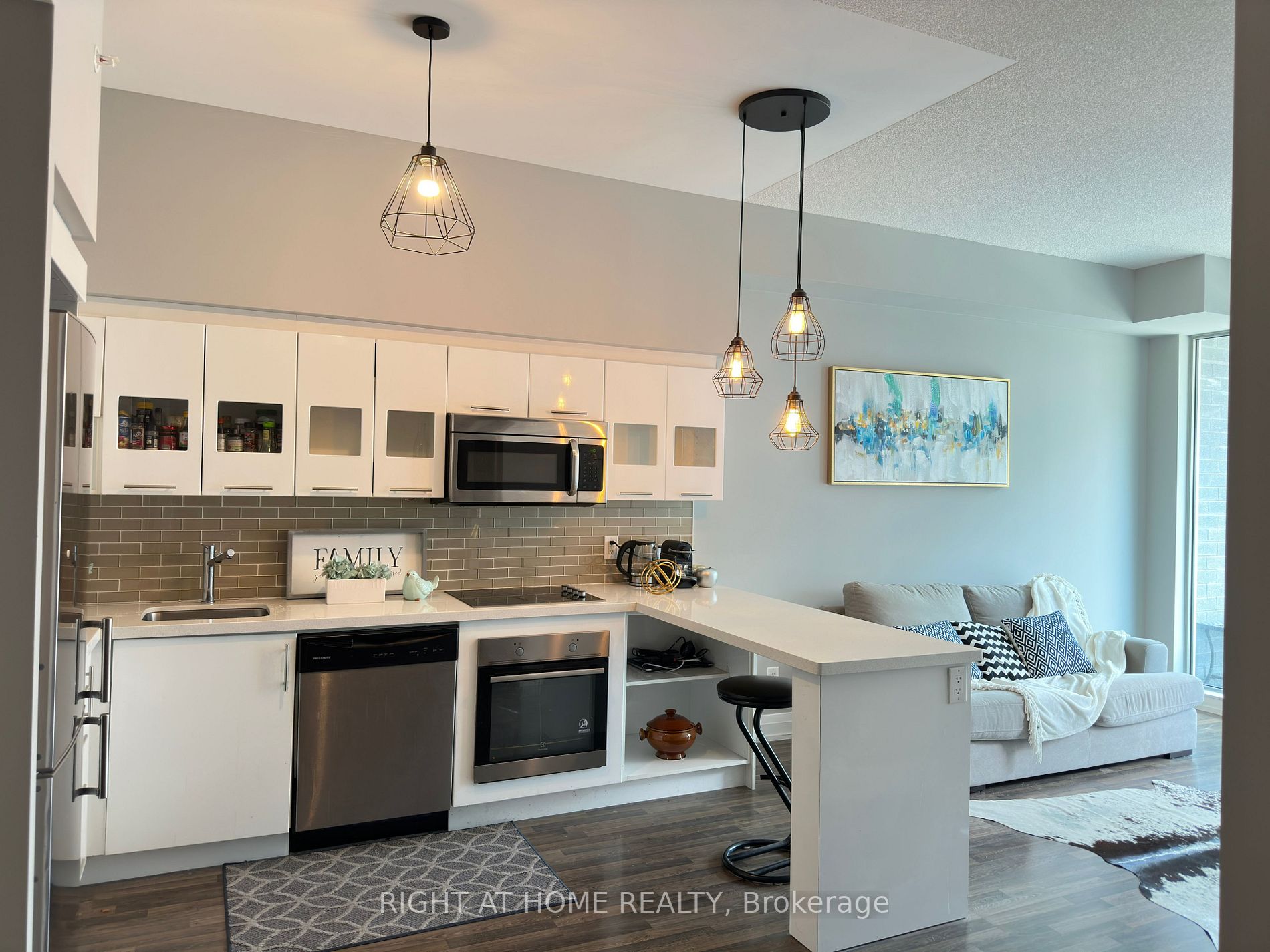 555 Wilson Ave E, #E615