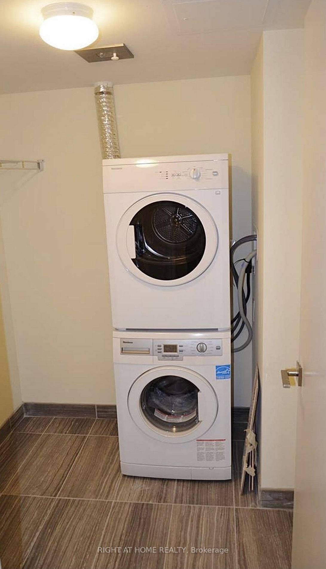 555 Wilson Ave E, #E615