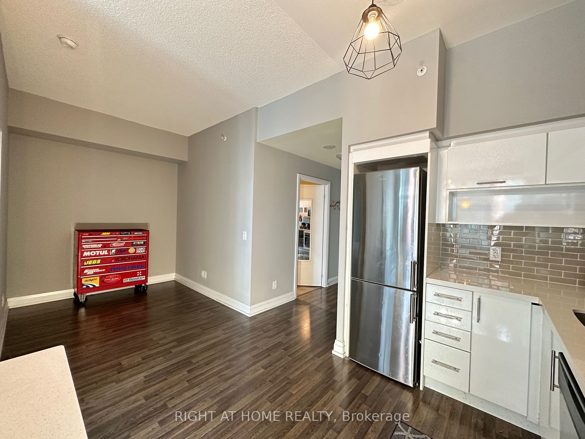555 Wilson Ave E, #E615