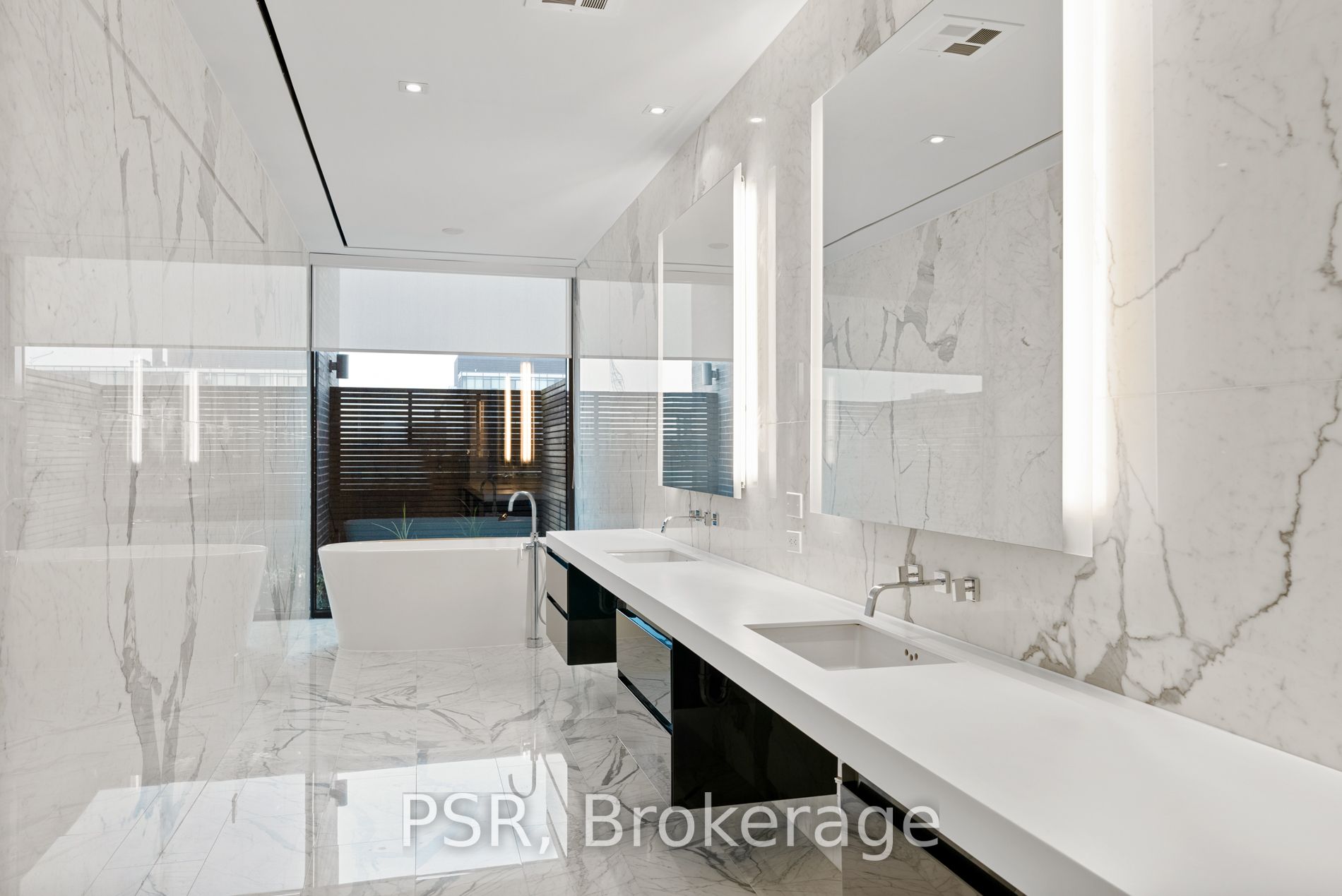 500 Wellington Street W, #Ph1001