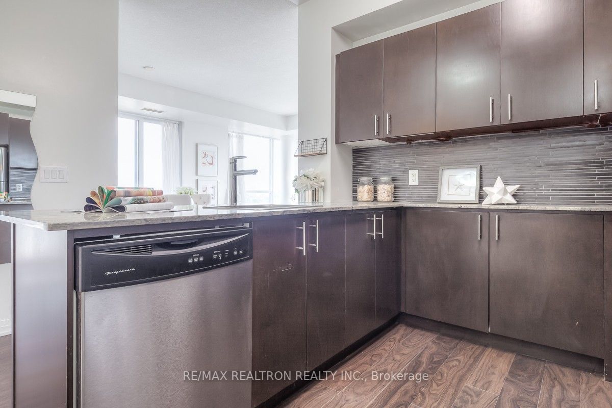 25 Cole St, #1603