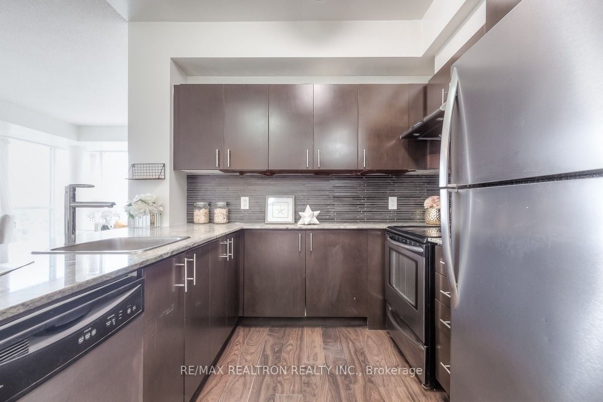 25 Cole St, #1603
