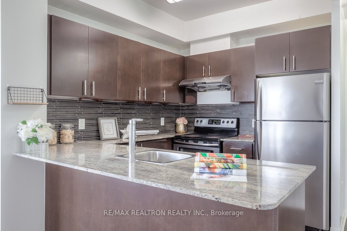 25 Cole St, #1603