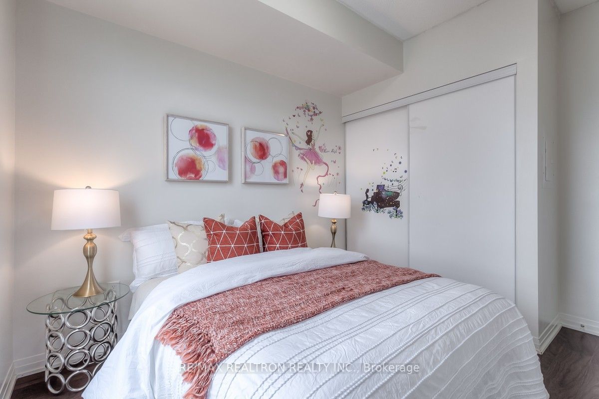 25 Cole St, #1603