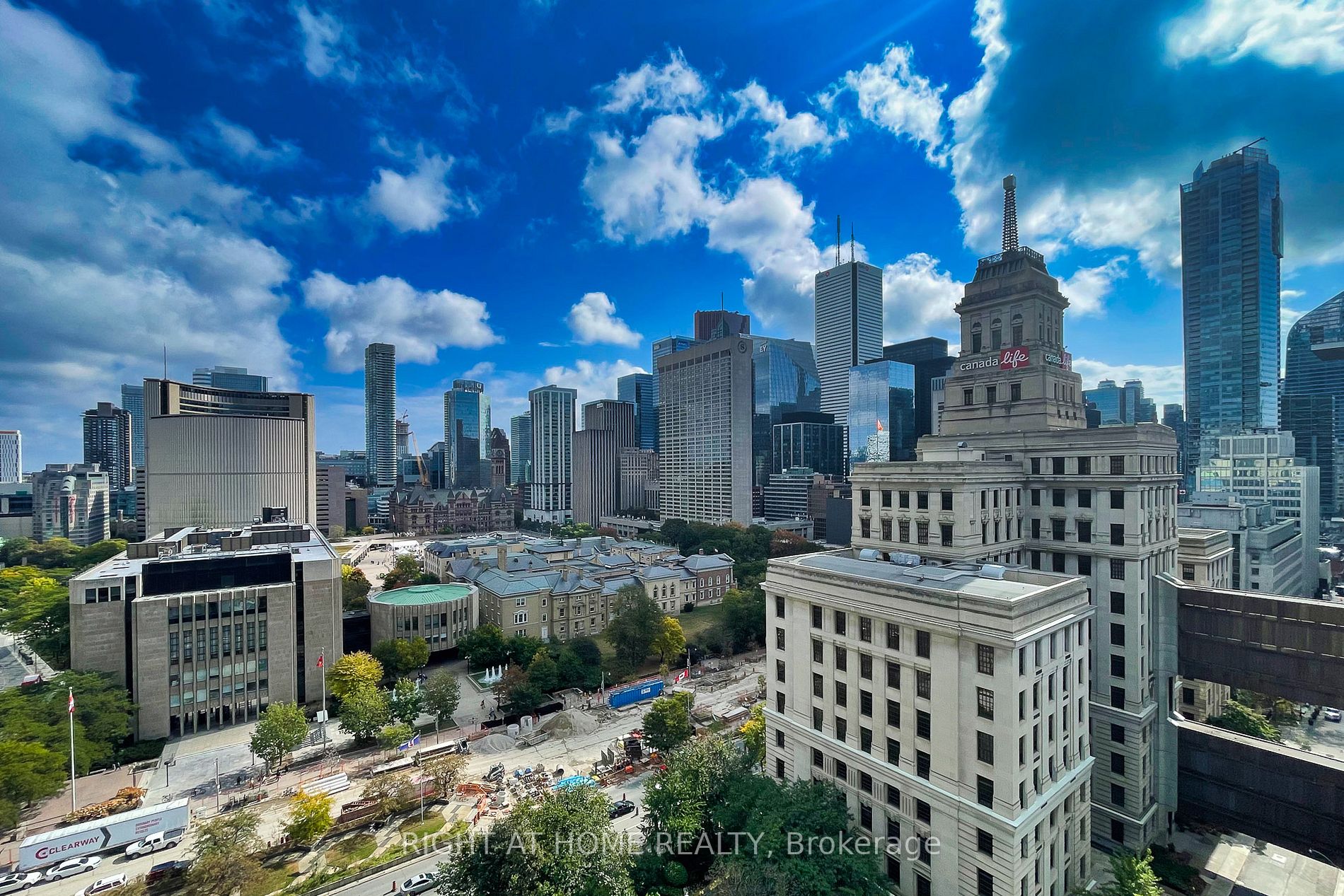 210 Simcoe St, #1711