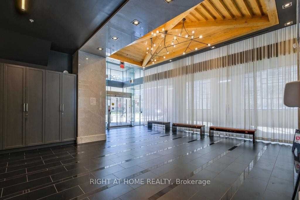 210 Simcoe St, #1711