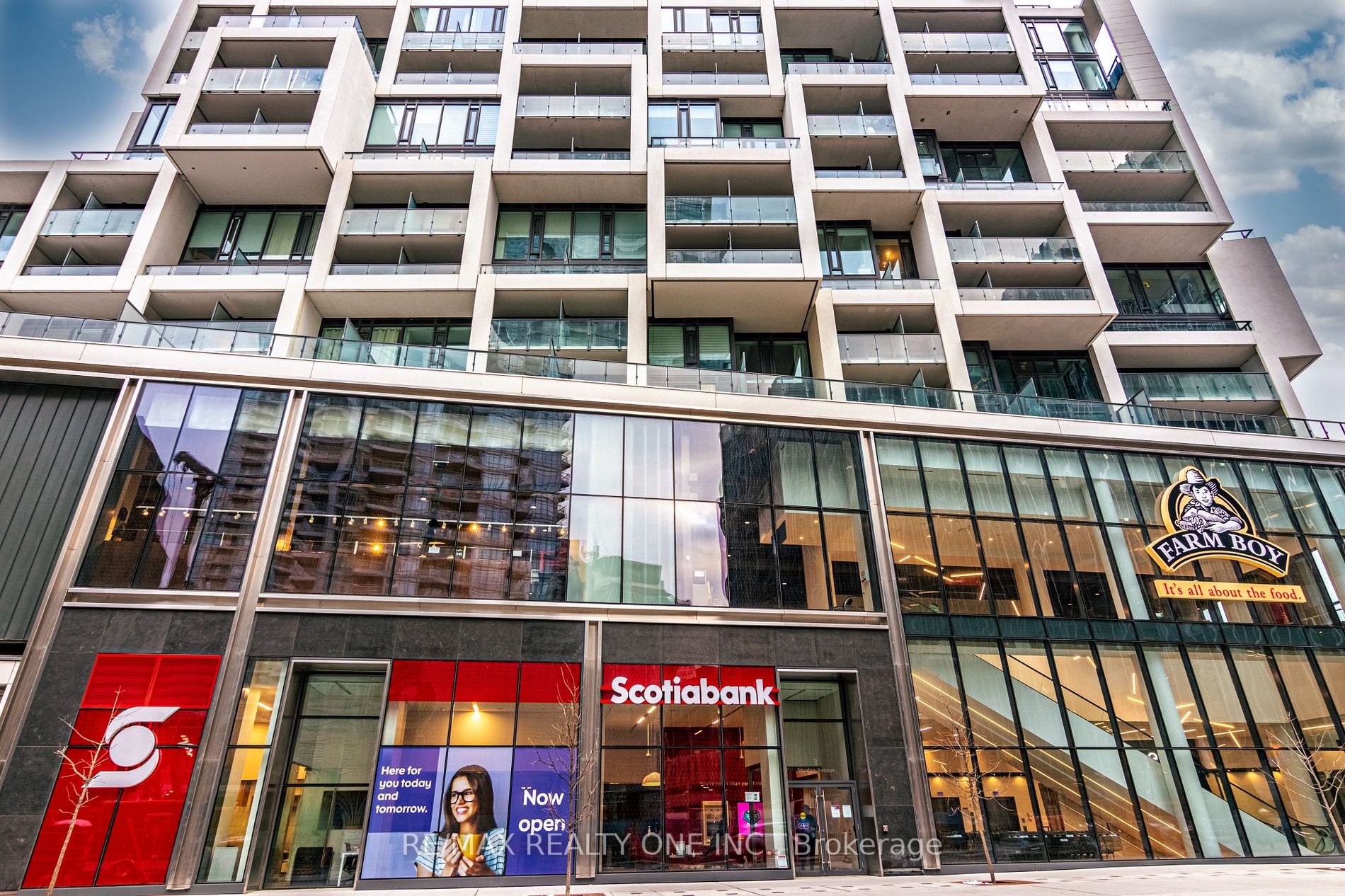 8 Hillsdale Ave E, #1716