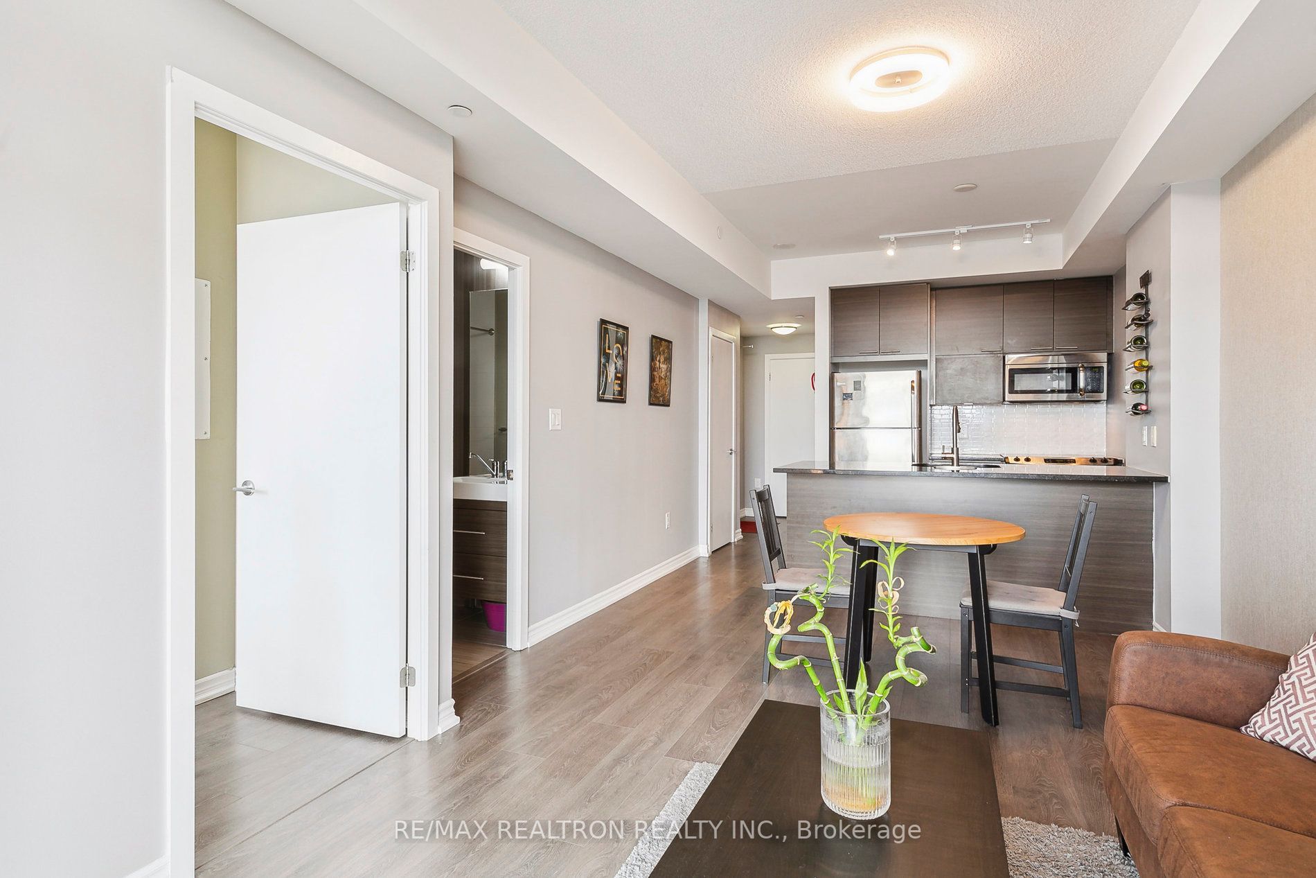 66 Forest Manor Rd, #1101