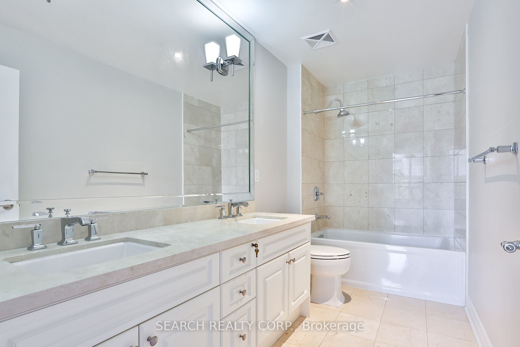 23 Rean Dr, #303