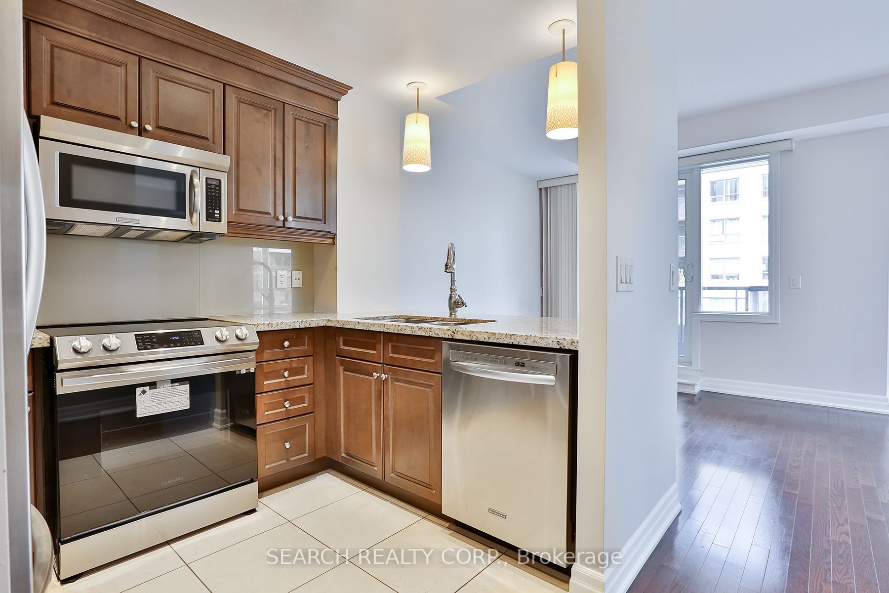 23 Rean Dr, #303