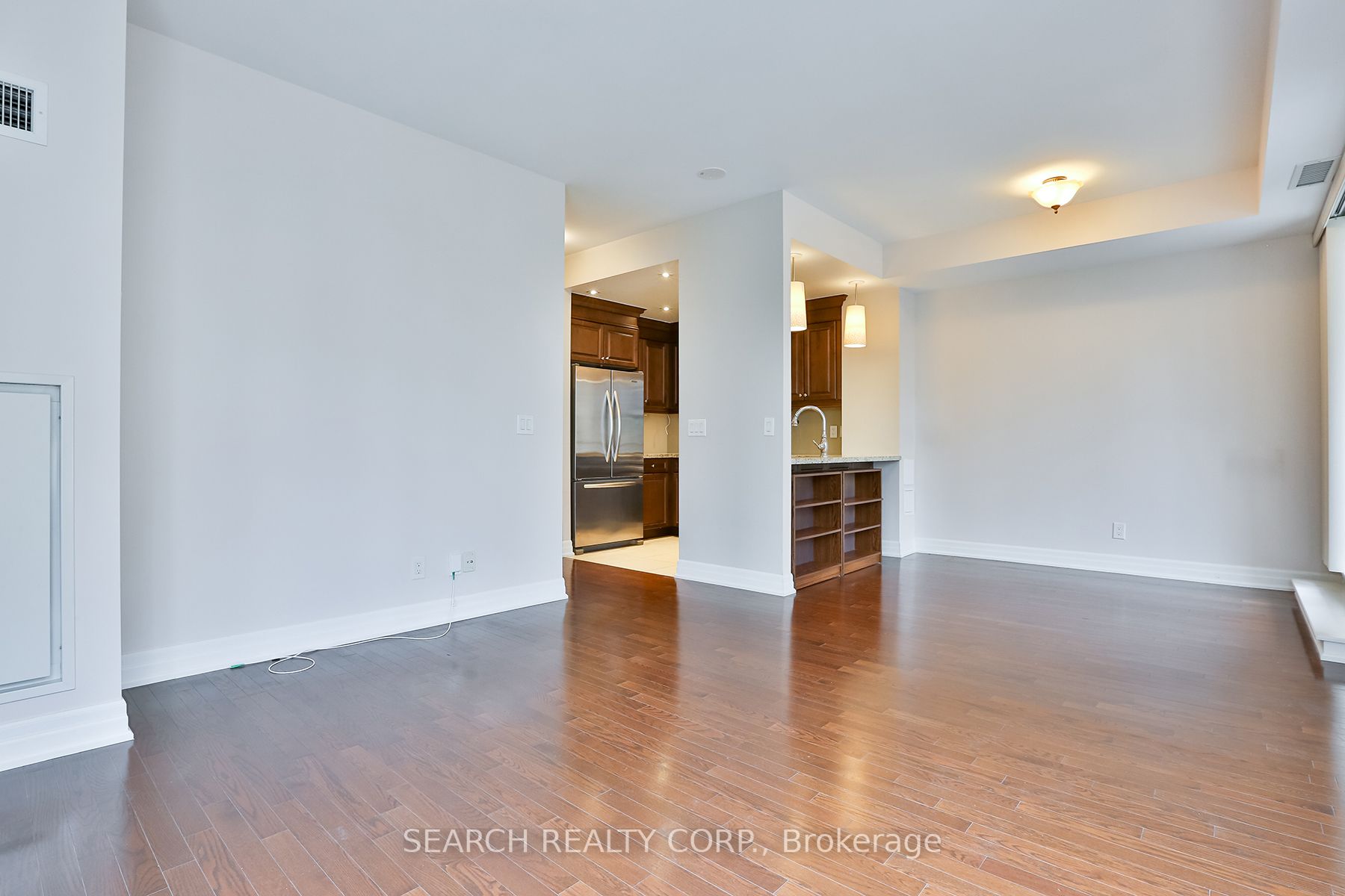 23 Rean Dr, #303